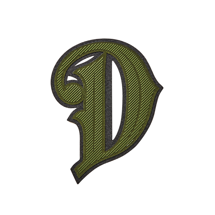 Diagonal-striped rubber patch